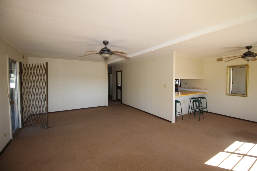 2 Bedroom Property for Sale in Lake Deneysville Free State